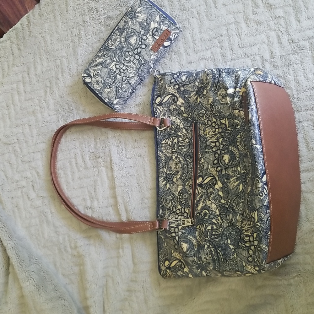Sakroots shoulder bag and wallet set